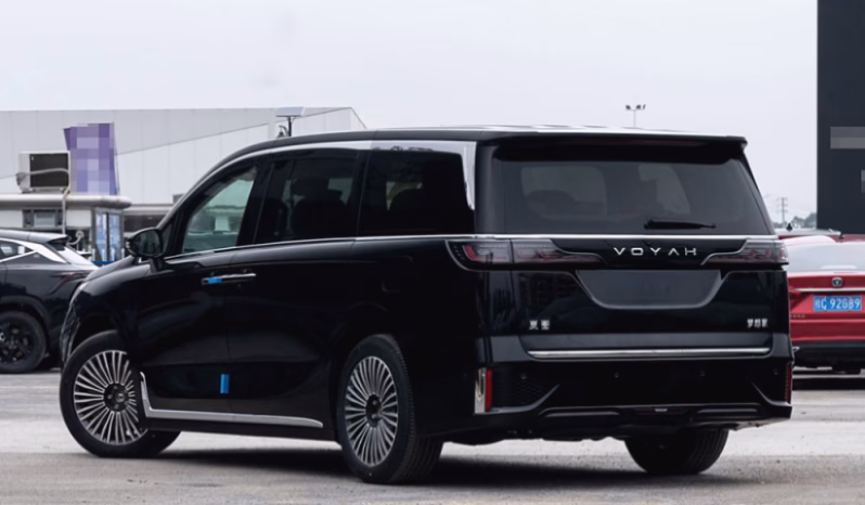 
								Voyah Dreamer PHEV 2025 full									
