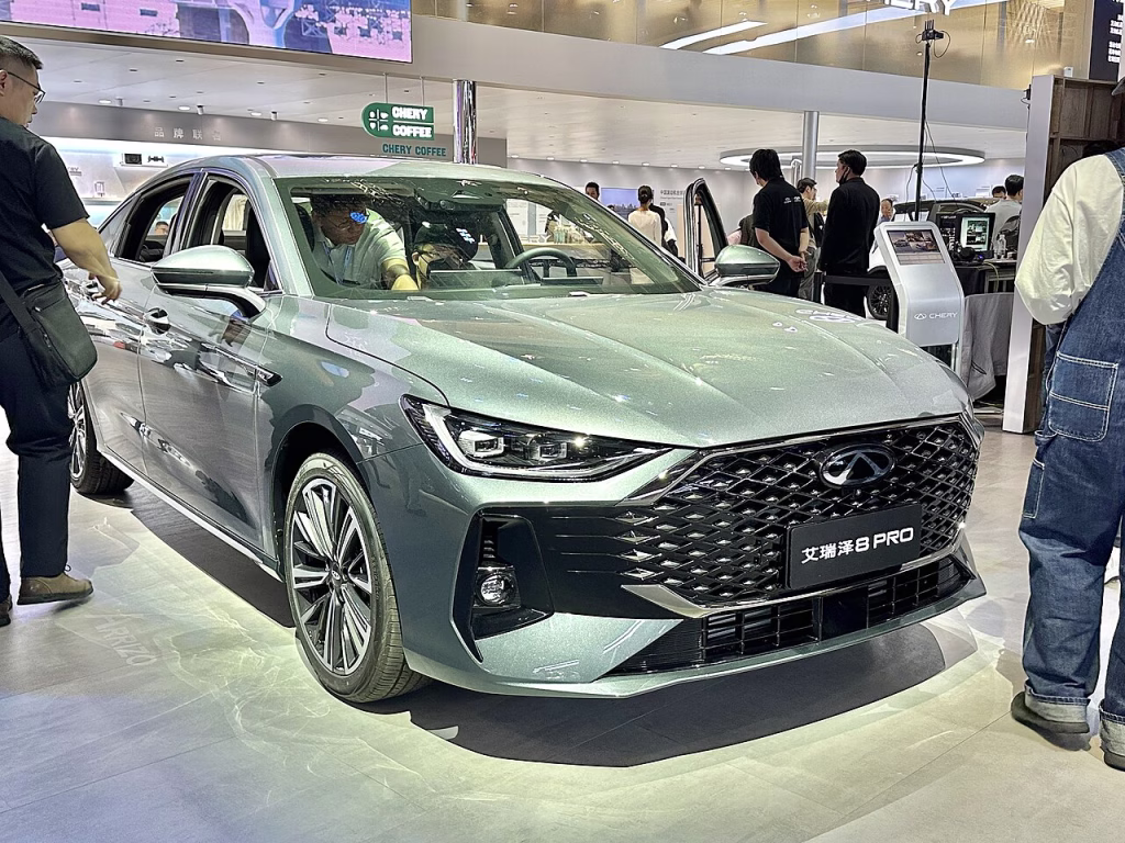 Chery Arrizo 8 Pro sedan