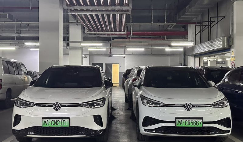 Volkswagen ID.4 Crozz at left and ID.4 X at right