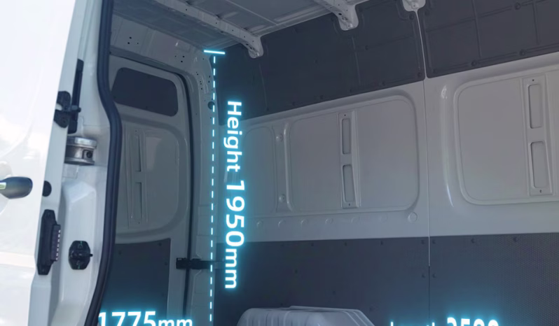 Foton TOANO high-roof cargo interior showing the manufacturer's reference dimensions