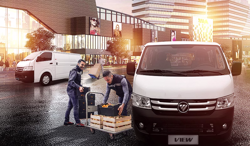 Foton VIEW CS2 Transor freight van in a manufacturer promotional composition