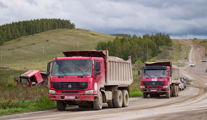 SINOTRUK HOWO dump-truck family reference — 2015