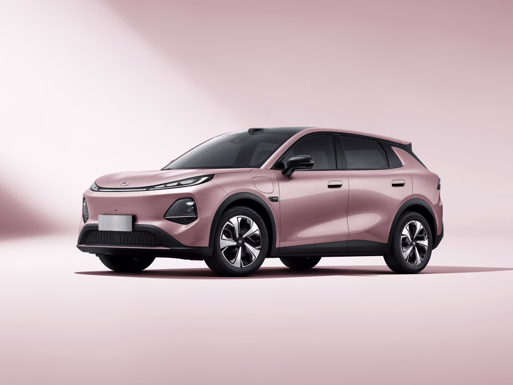 Changan Qiyuan Q05 exterior; manufacturer model-family reference
