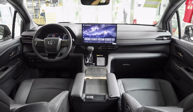 
								Toyota Granvia 2.5 Hybrid Premium Plus 2027 full									